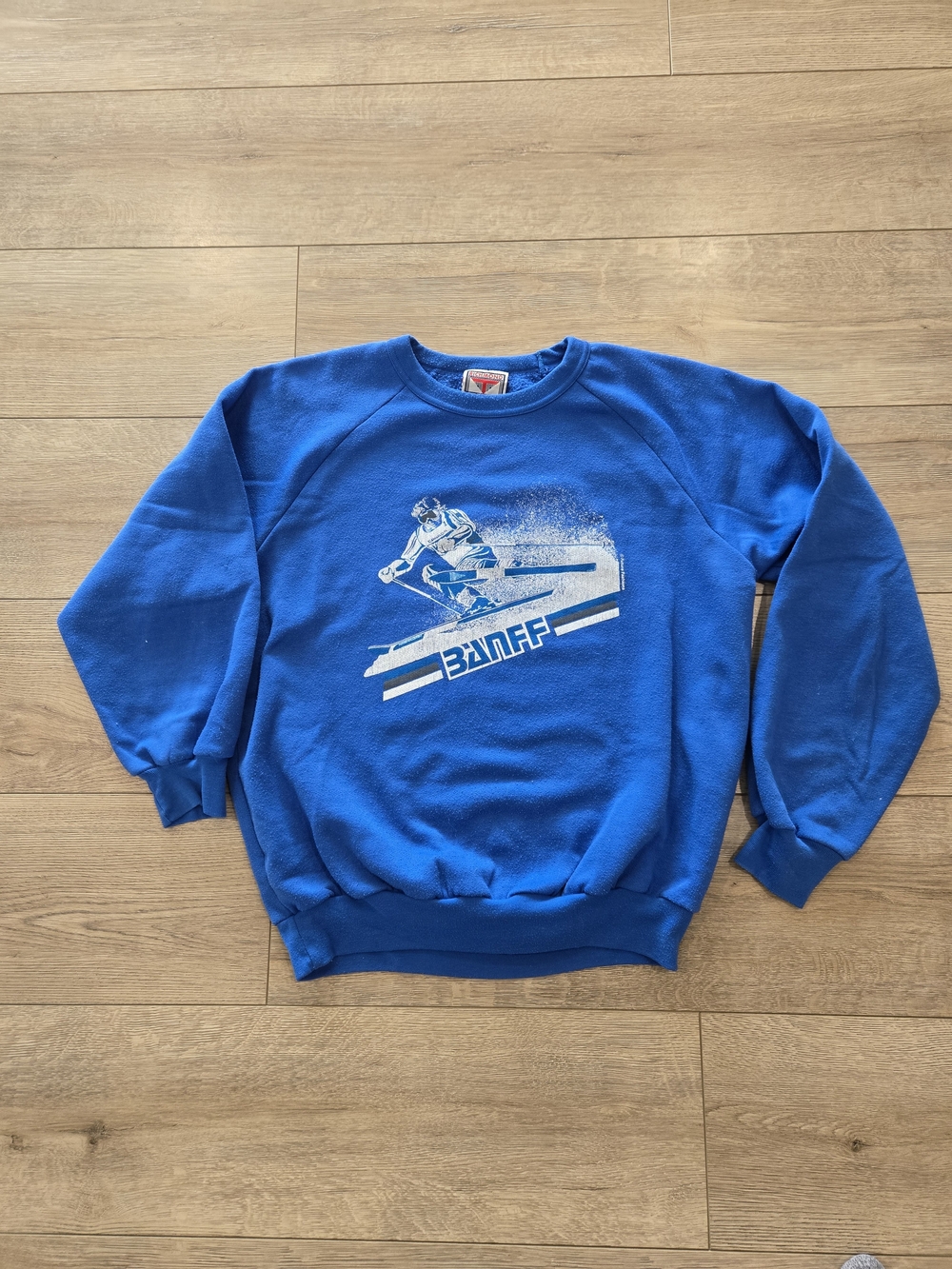 ⭐️ Vintage Richmond BANFF Ski Graphic Crewneck Sweatshirt⭐️